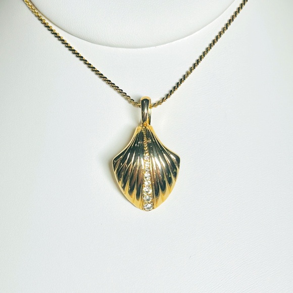 TAT Vintage Rhinestone Seashell Shaped Enhancer Pendant Necklace, Gold Tone - Picture 1 of 17